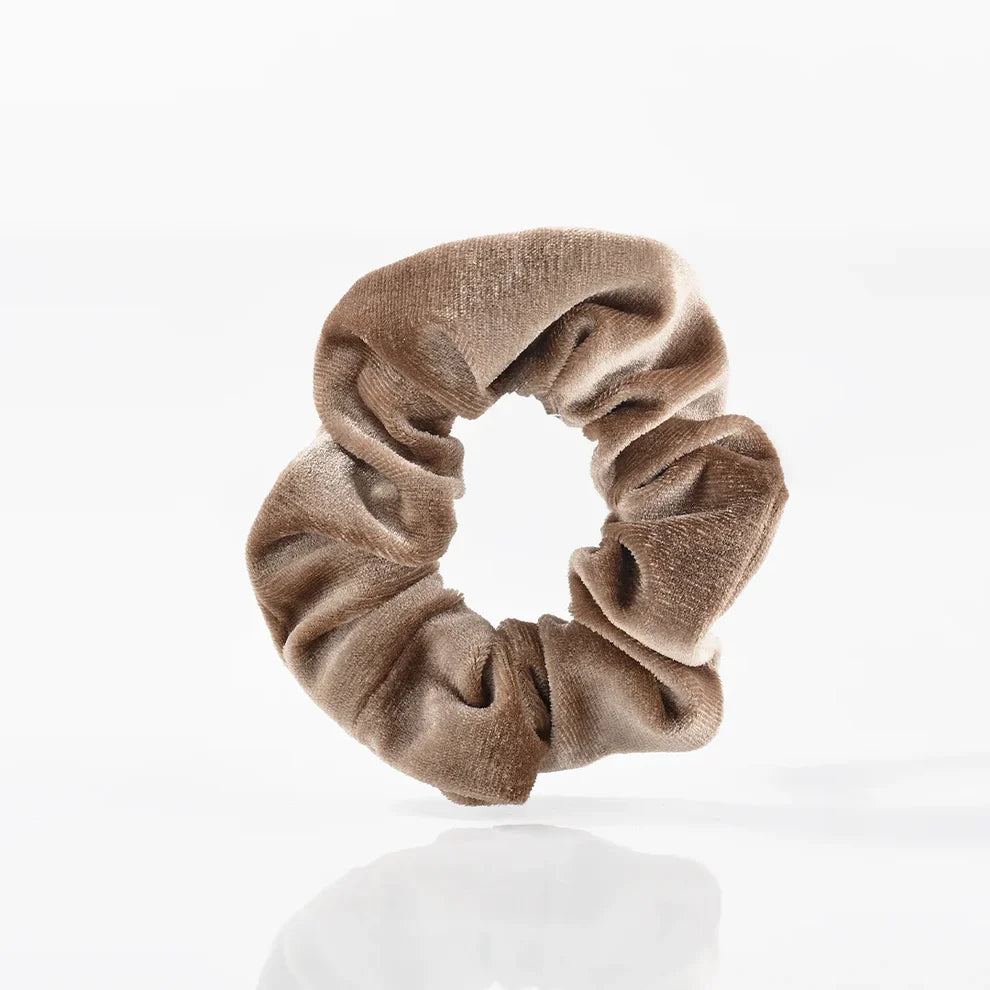 Yuaia Haircare Velour Scrunchies – Skånsomme Hårelastikker
